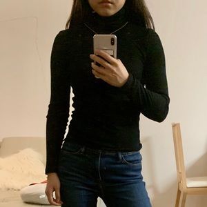 Ribbed black turtleneck